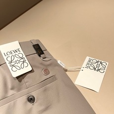 LO*WE/罗*威2026春夏新品男士时装款高端休闲西裤裤,香港洋行渠道货,日本原厂出品,纯血统品质,完美延续了LOE* LO*WE/罗*威2026春夏新品男士时装款高端休闲西裤裤,香港洋行渠道货,日本原厂出品,纯血统品质,完美延续了LOE*