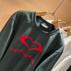 BALENCIA*巴黎*家 2026秋冬最新款百搭卫衣,男女同款👫❤️经典标志图案字母logo图案印花工艺设计!!贸易公 BALENCIA*巴黎*家 2026秋冬最新款百搭卫衣,男女同款👫❤️经典标志图案字母logo图案印花工艺设计!!贸易公