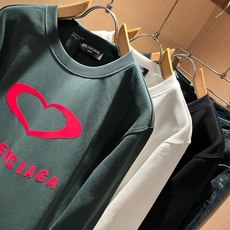 BALENCIA*巴黎*家 2026秋冬最新款百搭卫衣,男女同款👫❤️经典标志图案字母logo图案印花工艺设计!!贸易公 BALENCIA*巴黎*家 2026秋冬最新款百搭卫衣,男女同款👫❤️经典标志图案字母logo图案印花工艺设计!!贸易公