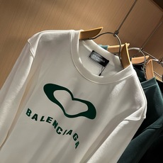 BALENCIA*巴黎*家 2026秋冬最新款百搭卫衣,男女同款👫❤️经典标志图案字母logo图案印花工艺设计!!贸易公 BALENCIA*巴黎*家 2026秋冬最新款百搭卫衣,男女同款👫❤️经典标志图案字母logo图案印花工艺设计!!贸易公