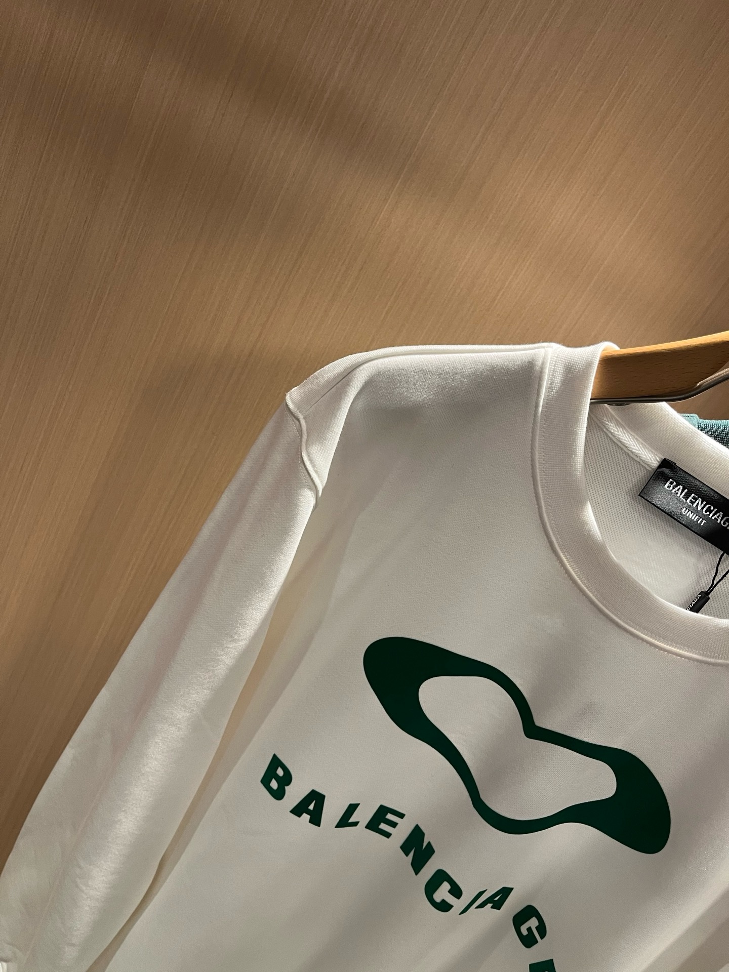 BALENCIA*巴黎*家 2026秋冬最新款百搭卫衣,男女同款👫❤️经典标志图案字母logo图案印花工艺设计!!贸易公 BALENCIA*巴黎*家 2026秋冬最新款百搭卫衣,男女同款👫❤️经典标志图案字母logo图案印花工艺设计!!贸易公