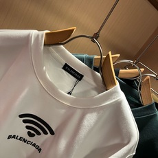 BALENCIA*巴黎*家 2026秋冬最新款百搭卫衣,男女同款👫❤️经典标志图案字母logo图案印花工艺设计!!贸易公 BALENCIA*巴黎*家 2026秋冬最新款百搭卫衣,男女同款👫❤️经典标志图案字母logo图案印花工艺设计!!贸易公
