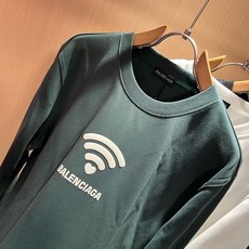 BALENCIA*巴黎*家 2026秋冬最新款百搭卫衣,男女同款👫❤️经典标志图案字母logo图案印花工艺设计!!贸易公 BALENCIA*巴黎*家 2026秋冬最新款百搭卫衣,男女同款👫❤️经典标志图案字母logo图案印花工艺设计!!贸易公