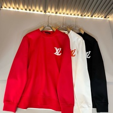 LouisVuitt*路易*登 2026秋冬卫衣全新系列单品上线,非常时髦前卫的一款男女同款短袖T恤,标识logo图案印 LouisVuitt*路易*登 2026秋冬卫衣全新系列单品上线,非常时髦前卫的一款男女同款短袖T恤,标识logo图案印