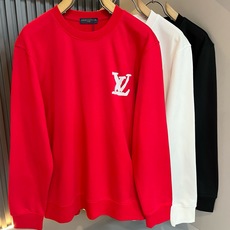 LouisVuitt*路易*登 2026秋冬卫衣全新系列单品上线,非常时髦前卫的一款男女同款短袖T恤,标识logo图案印 LouisVuitt*路易*登 2026秋冬卫衣全新系列单品上线,非常时髦前卫的一款男女同款短袖T恤,标识logo图案印