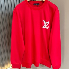 LouisVuitt*路易*登 2026秋冬卫衣全新系列单品上线,非常时髦前卫的一款男女同款短袖T恤,标识logo图案印 LouisVuitt*路易*登 2026秋冬卫衣全新系列单品上线,非常时髦前卫的一款男女同款短袖T恤,标识logo图案印