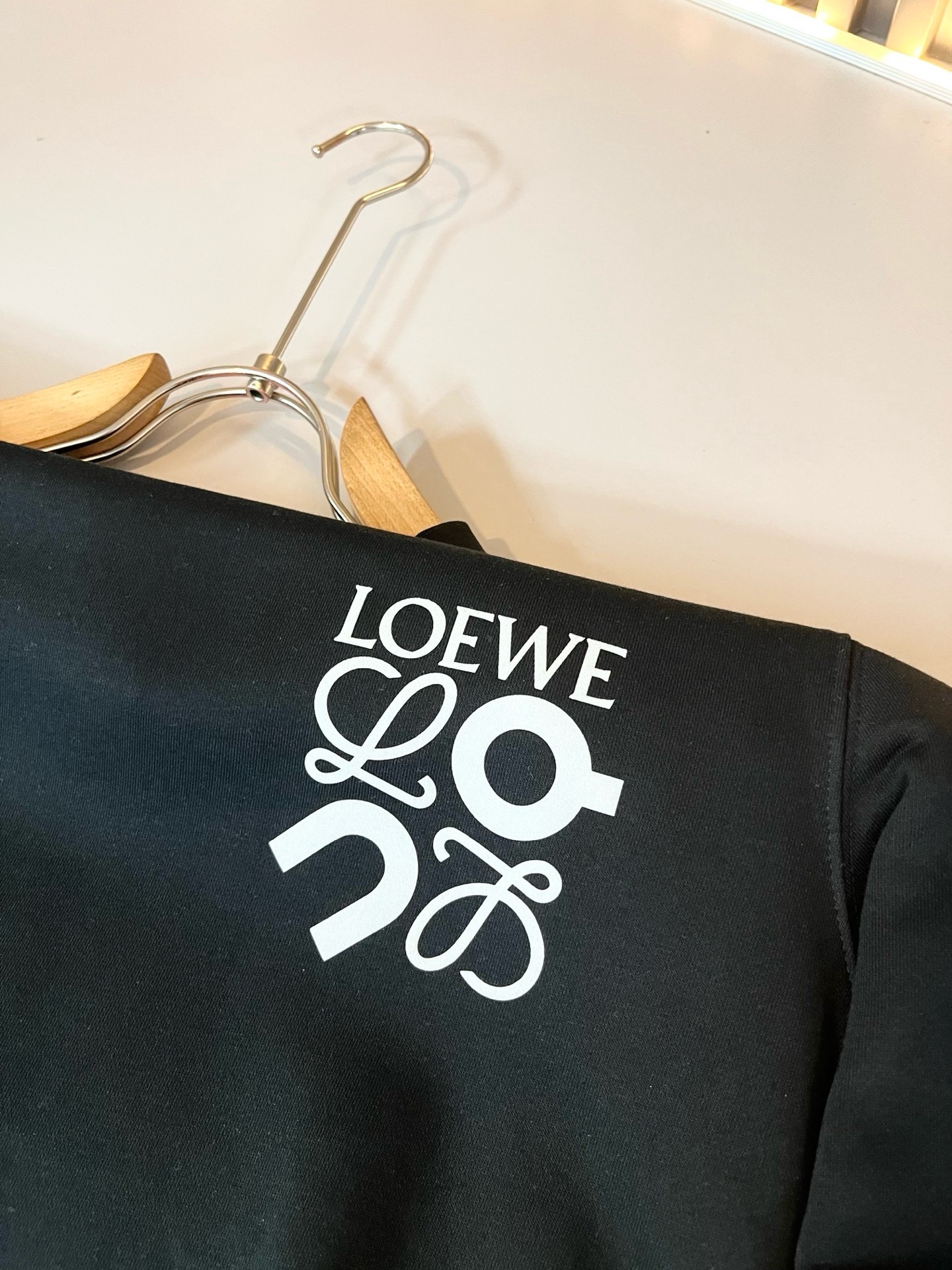 LOE*WE罗*威 2026秋冬男女同款👫长袖卫衣，意大利原厂订单渠道，极具个性高级潮风，标志logo印花设计！情侣款定