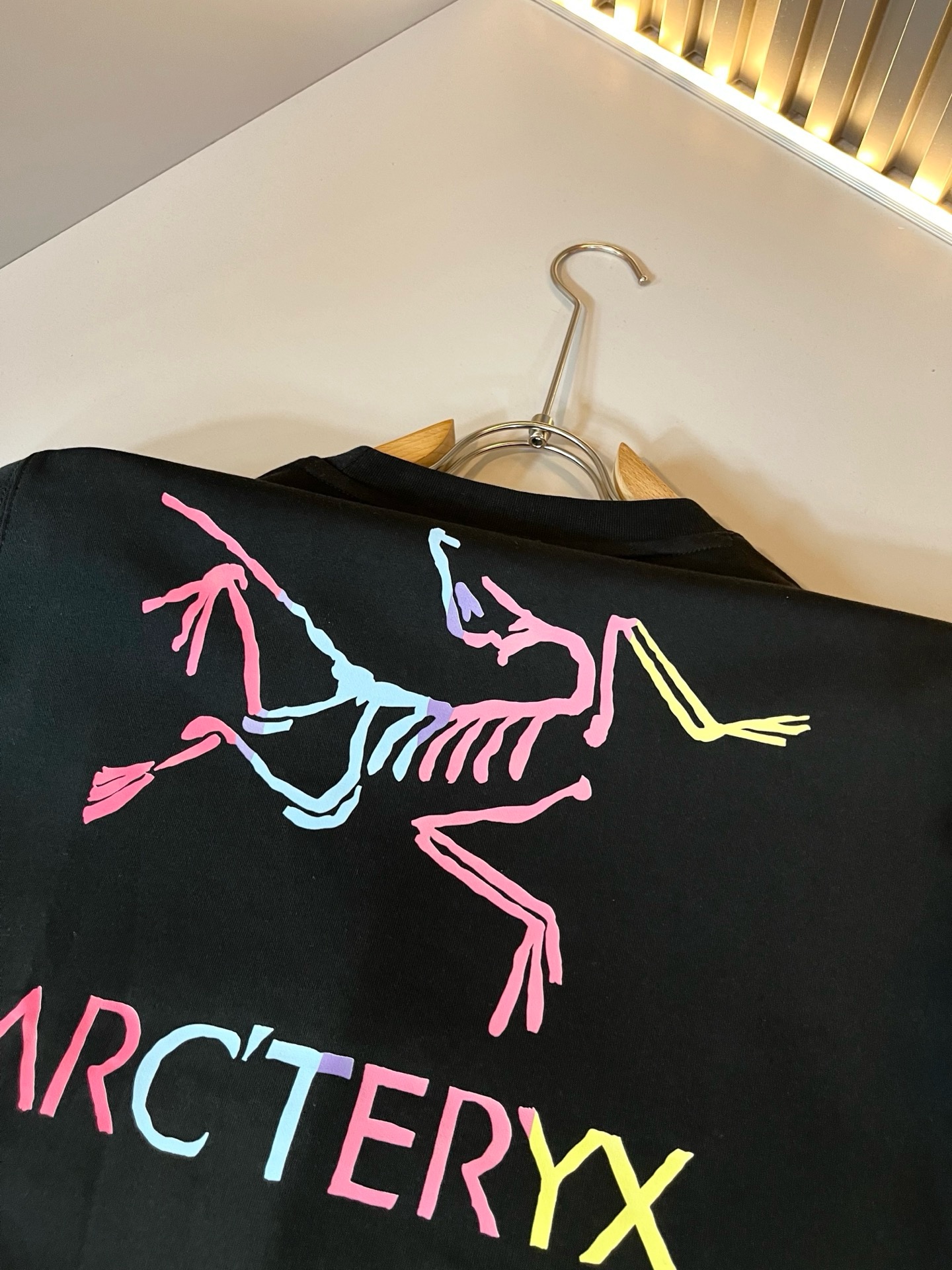 ARCTER*X始*祖鸟 2026秋冬新款男女同款👫休闲卫衣，户外品牌可能大家第一想到的就是加拿大鹅、始祖鸟。给人一种标