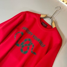 Gucc*古家2026秋冬最新系列基础圆领男女同款👫卫衣,男女同款!贸易公司渠道稀出,同步官网发售 ! 新时尚元素 Gucc*古家2026秋冬最新系列基础圆领男女同款👫卫衣,男女同款!贸易公司渠道稀出,同步官网发售 ! 新时尚元素