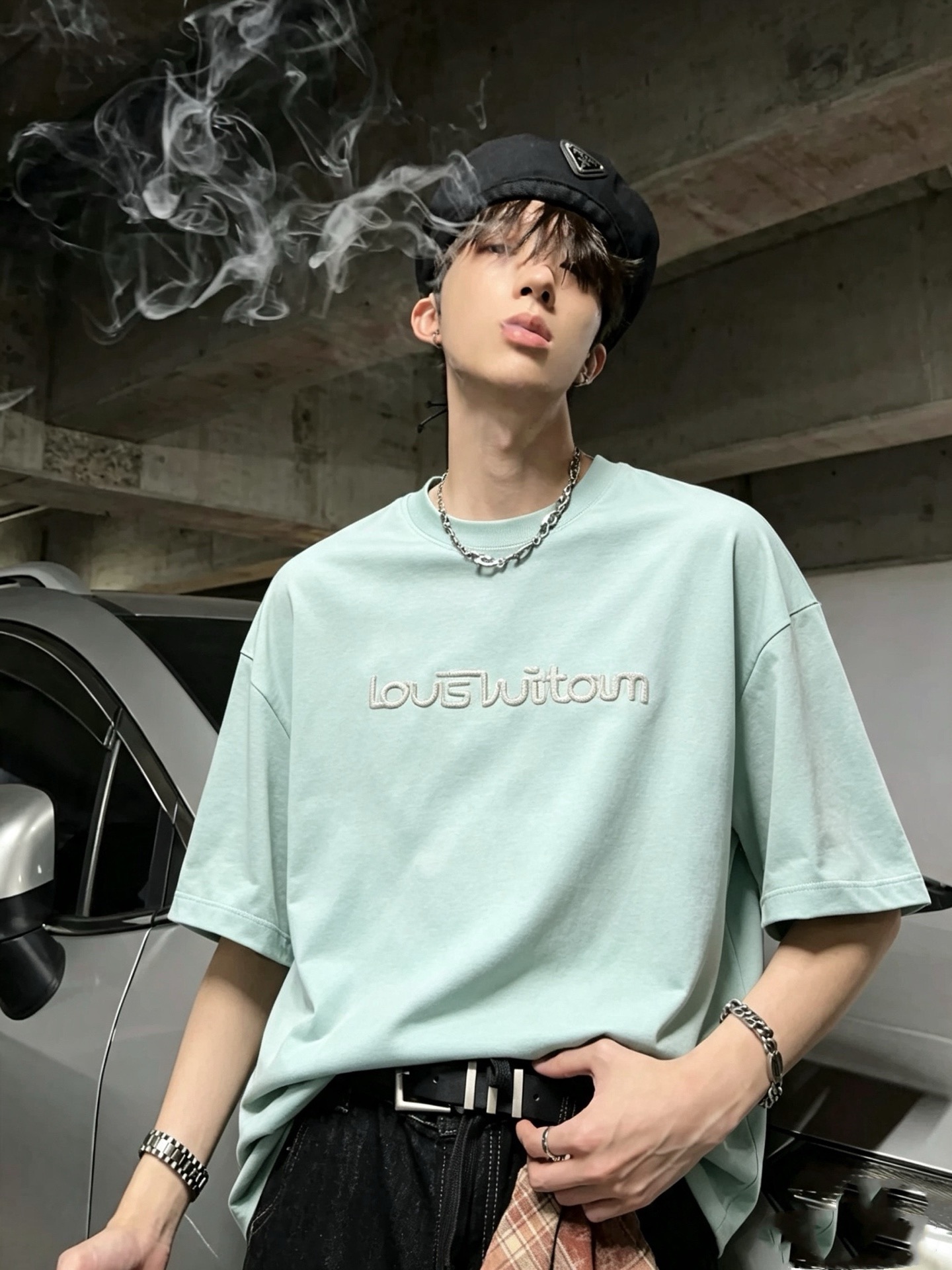 LouisVuitt*路易*登 2026春夏全新系列单品上线,非常时髦前卫的一款男女同款短袖T恤,标识logo图案刺绣修 LouisVuitt*路易*登 2026春夏全新系列单品上线,非常时髦前卫的一款男女同款短袖T恤,标识logo图案刺绣修