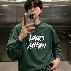 LouisVuitt*路易*登 2026秋冬全新系列单品上线,非常时髦前卫的一款男女同款短袖T恤,标识logo图案印花工 LouisVuitt*路易*登 2026秋冬全新系列单品上线,非常时髦前卫的一款男女同款短袖T恤,标识logo图案印花工