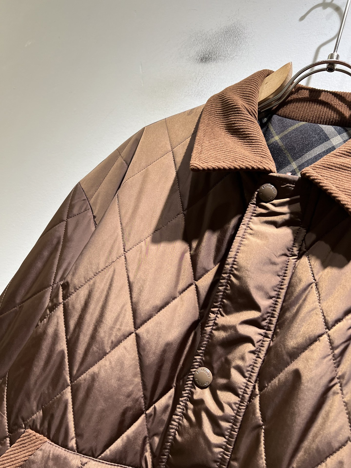 BURBER*Y巴*莉⚠️双面夹克!2026秋冬新品棉服夹克外套重磅来袭,最近比较火热的环保聚酯纤维记忆面料制作而成,高 BURBER*Y巴*莉⚠️双面夹克!2026秋冬新品棉服夹克外套重磅来袭,最近比较火热的环保聚酯纤维记忆面料制作而成,高
