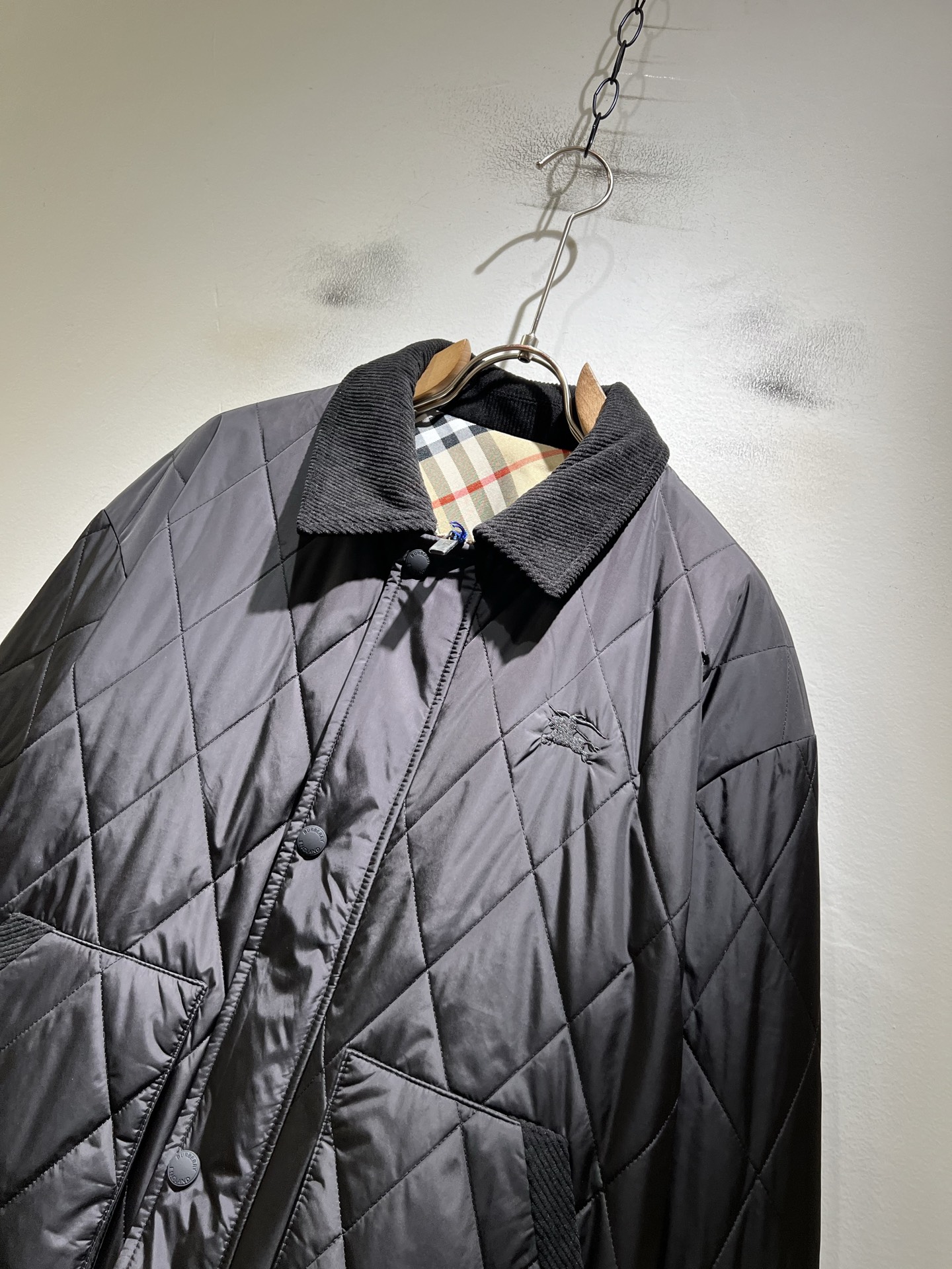 BURBER*Y巴*莉⚠️双面夹克！2026秋冬新品棉服夹克外套重磅来袭，最近比较火热的环保聚酯纤维记忆面料制作而成，高