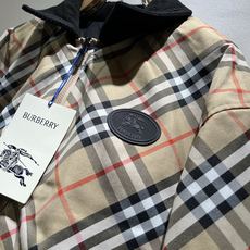 BURBER*Y巴*莉⚠️双面夹克!2026秋冬新品棉服夹克外套重磅来袭,最近比较火热的环保聚酯纤维记忆面料制作而成,高 BURBER*Y巴*莉⚠️双面夹克!2026秋冬新品棉服夹克外套重磅来袭,最近比较火热的环保聚酯纤维记忆面料制作而成,高