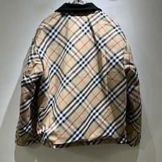 BURBER*Y巴*莉⚠️双面夹克!2026秋冬新品棉服夹克外套重磅来袭,最近比较火热的环保聚酯纤维记忆面料制作而成,高 BURBER*Y巴*莉⚠️双面夹克!2026秋冬新品棉服夹克外套重磅来袭,最近比较火热的环保聚酯纤维记忆面料制作而成,高