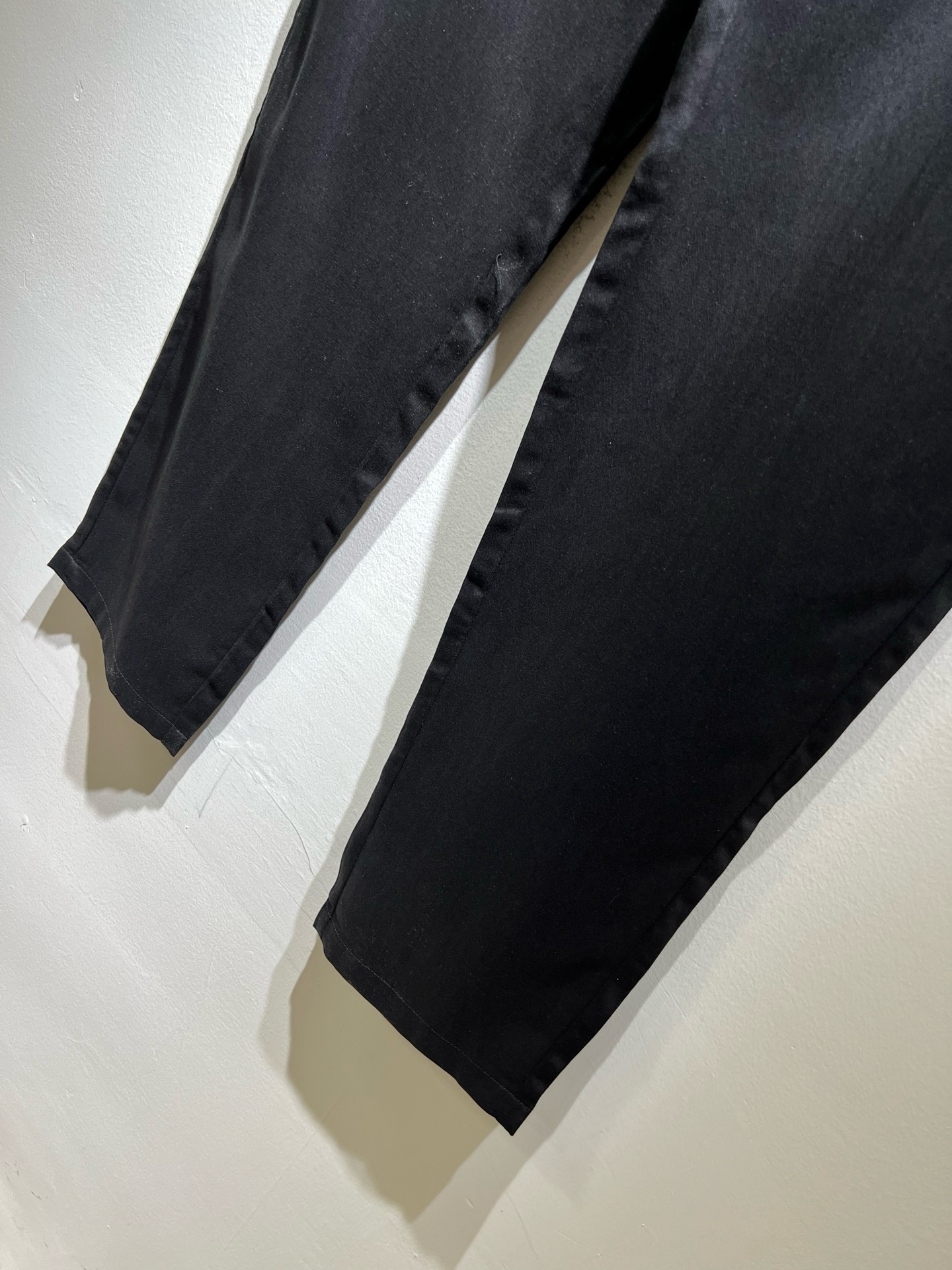 Loro Piana诺悠翩雅 2026春夏新品男士休闲裤，最新的贸易订单全品相！！网红款！上身舒适透气，不僵硬，整体有着