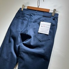 kiton 2026春夏新款男士休闲裤,男士经典时尚百搭休闲西裤!贸易公司渠道稀出,领先官网发售!衣橱里不可或缺的百搭臻 kiton 2026春夏新款男士休闲裤,男士经典时尚百搭休闲西裤!贸易公司渠道稀出,领先官网发售!衣橱里不可或缺的百搭臻