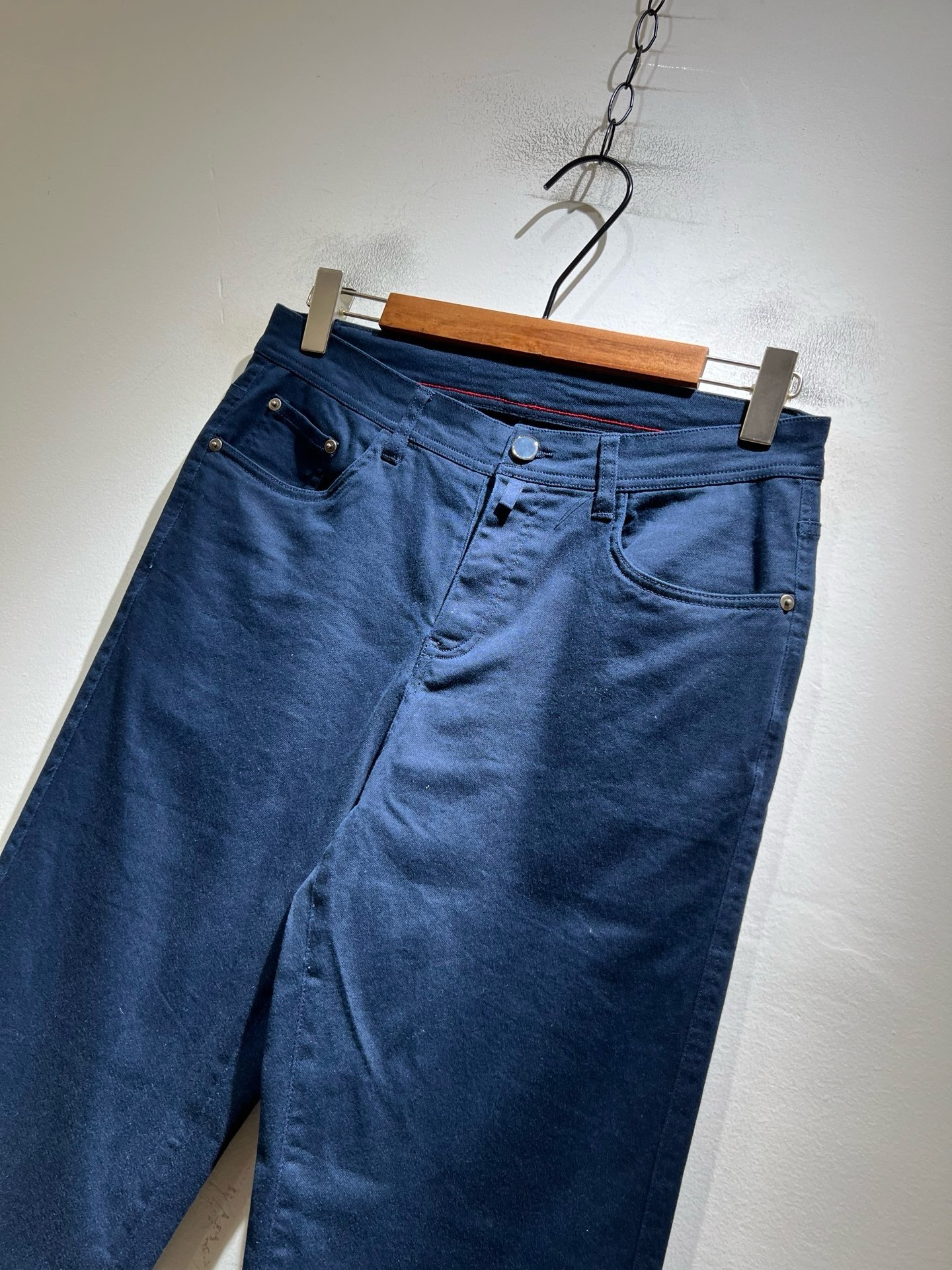 kiton 2026春夏新款男士休闲裤,男士经典时尚百搭休闲西裤!贸易公司渠道稀出,领先官网发售!衣橱里不可或缺的百搭臻 kiton 2026春夏新款男士休闲裤,男士经典时尚百搭休闲西裤!贸易公司渠道稀出,领先官网发售!衣橱里不可或缺的百搭臻