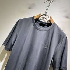 PRAD*A普*达2026春夏新款男女同款👫短袖T恤,最新款全网独家首上!!~既经典有时尚百搭,谁不爱啊,将经典再次展现 PRAD*A普*达2026春夏新款男女同款👫短袖T恤,最新款全网独家首上!!~既经典有时尚百搭,谁不爱啊,将经典再次展现