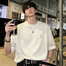 PRAD*A普*达2026春夏新款男女同款👫短袖T恤,最新款全网独家首上!!~既经典有时尚百搭,谁不爱啊,将经典再次展现 PRAD*A普*达2026春夏新款男女同款👫短袖T恤,最新款全网独家首上!!~既经典有时尚百搭,谁不爱啊,将经典再次展现