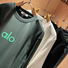 Alo2026秋冬全新系列单品上线,非常时髦前卫的一款男女同款👫卫衣,标识logo图案印花修饰!区别于以往的不同,宣示品 Alo2026秋冬全新系列单品上线,非常时髦前卫的一款男女同款👫卫衣,标识logo图案印花修饰!区别于以往的不同,宣示品