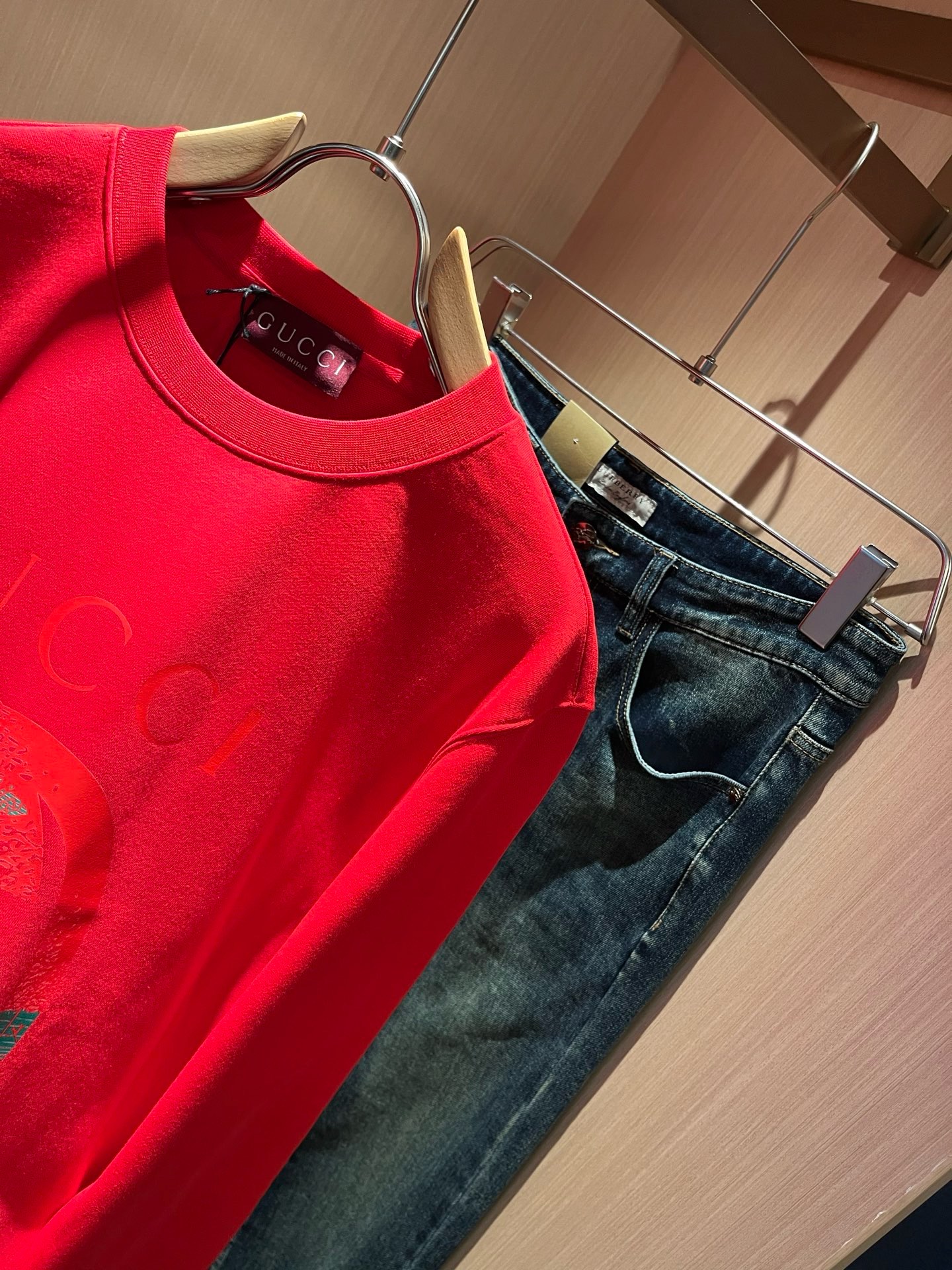 Gucc*古家2026秋冬最新系列基础圆领男女同款👫卫衣,男女同款!贸易公司渠道稀出,同步官网发售 ! 新时尚元素 Gucc*古家2026秋冬最新系列基础圆领男女同款👫卫衣,男女同款!贸易公司渠道稀出,同步官网发售 ! 新时尚元素