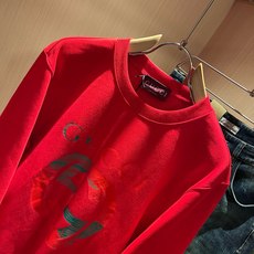 Gucc*古家2026秋冬最新系列基础圆领男女同款👫卫衣,男女同款!贸易公司渠道稀出,同步官网发售 ! 新时尚元素 Gucc*古家2026秋冬最新系列基础圆领男女同款👫卫衣,男女同款!贸易公司渠道稀出,同步官网发售 ! 新时尚元素