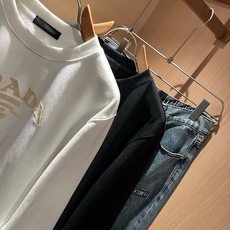 PRAD*A普*达2026秋冬新款男女同款👫长袖卫衣,最新款全网独家首上!!~既经典有时尚百搭,谁不爱啊,将经典再次展现 PRAD*A普*达2026秋冬新款男女同款👫长袖卫衣,最新款全网独家首上!!~既经典有时尚百搭,谁不爱啊,将经典再次展现