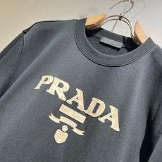 PRAD*A普*达2026秋冬新款男女同款👫长袖卫衣,最新款全网独家首上!!~既经典有时尚百搭,谁不爱啊,将经典再次展现 PRAD*A普*达2026秋冬新款男女同款👫长袖卫衣,最新款全网独家首上!!~既经典有时尚百搭,谁不爱啊,将经典再次展现