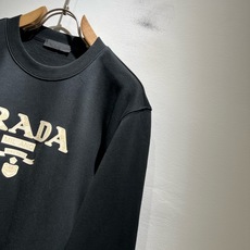 PRAD*A普*达2026秋冬新款男女同款👫长袖卫衣,最新款全网独家首上!!~既经典有时尚百搭,谁不爱啊,将经典再次展现 PRAD*A普*达2026秋冬新款男女同款👫长袖卫衣,最新款全网独家首上!!~既经典有时尚百搭,谁不爱啊,将经典再次展现