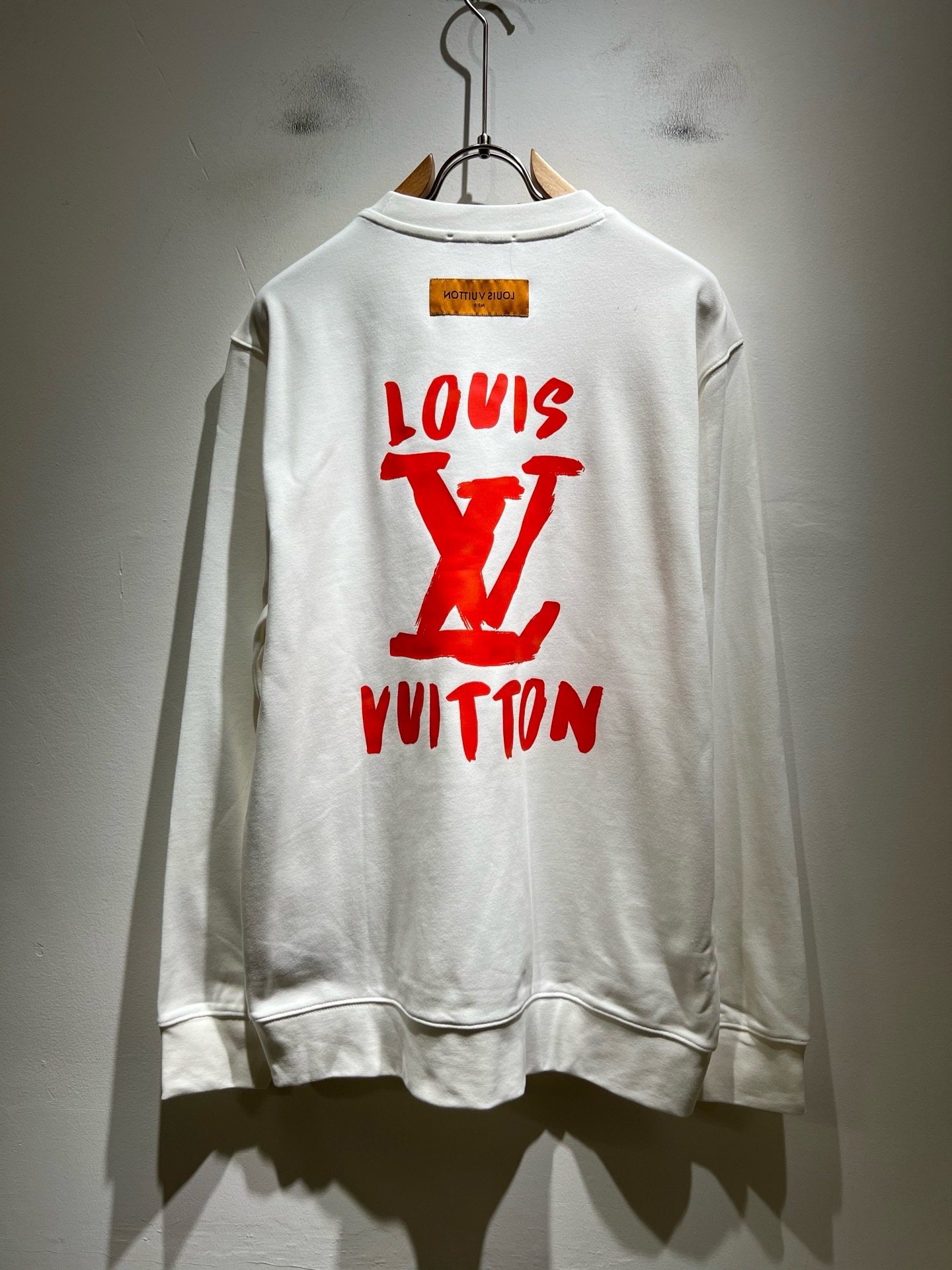LouisVuitt*路易*登 2026秋冬全新系列单品上线，非常时髦前卫的一款男女同款短袖T恤，标识logo图案印花工