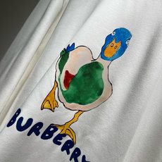 BURBER*Y巴*莉 2026秋冬新款男女同款👫基础休闲百搭棉质圆领卫衣,男女同款卫衣!贸易公司渠道稀出,同步官网发售 BURBER*Y巴*莉 2026秋冬新款男女同款👫基础休闲百搭棉质圆领卫衣,男女同款卫衣!贸易公司渠道稀出,同步官网发售