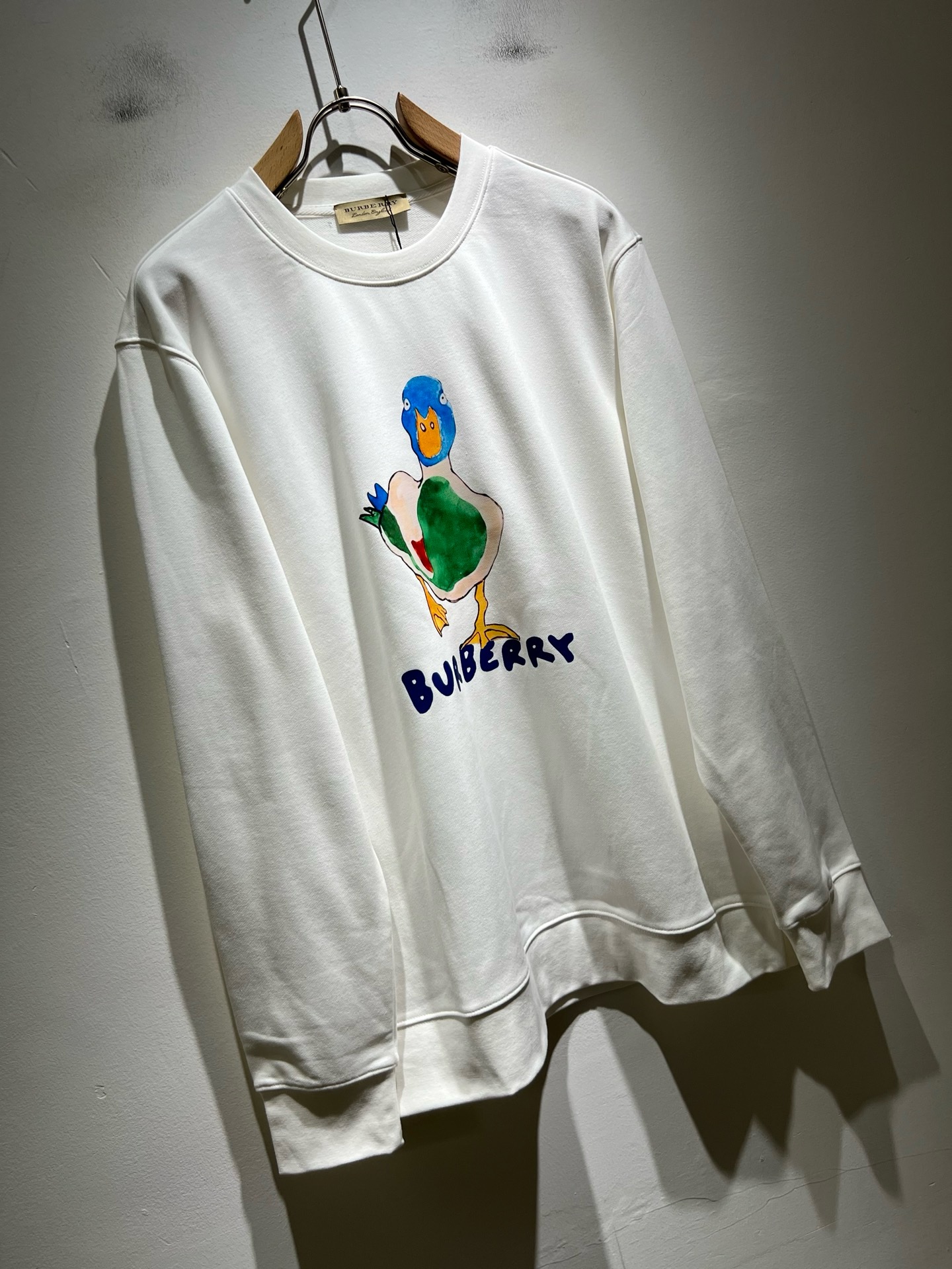 BURBER*Y巴*莉 2026秋冬新款男女同款👫基础休闲百搭棉质圆领卫衣,男女同款卫衣!贸易公司渠道稀出,同步官网发售 BURBER*Y巴*莉 2026秋冬新款男女同款👫基础休闲百搭棉质圆领卫衣,男女同款卫衣!贸易公司渠道稀出,同步官网发售