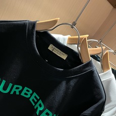 BURBER*Y巴*莉 2026秋冬新款男女同款👫基础休闲百搭棉质圆领卫衣,男女同款卫衣!贸易公司渠道稀出,同步官网发售 BURBER*Y巴*莉 2026秋冬新款男女同款👫基础休闲百搭棉质圆领卫衣,男女同款卫衣!贸易公司渠道稀出,同步官网发售
