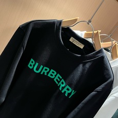 BURBER*Y巴*莉 2026秋冬新款男女同款👫基础休闲百搭棉质圆领卫衣,男女同款卫衣!贸易公司渠道稀出,同步官网发售 BURBER*Y巴*莉 2026秋冬新款男女同款👫基础休闲百搭棉质圆领卫衣,男女同款卫衣!贸易公司渠道稀出,同步官网发售