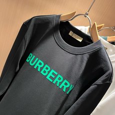 BURBER*Y巴*莉 2026秋冬新款男女同款👫基础休闲百搭棉质圆领卫衣,男女同款卫衣!贸易公司渠道稀出,同步官网发售 BURBER*Y巴*莉 2026秋冬新款男女同款👫基础休闲百搭棉质圆领卫衣,男女同款卫衣!贸易公司渠道稀出,同步官网发售