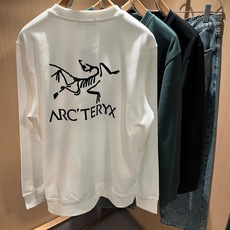 ARCTER*X始*祖鸟 2026秋冬新款男女同款👫休闲卫衣,户外品牌可能大家第一想到的就是加拿大鹅、始祖鸟。给人一种标 ARCTER*X始*祖鸟 2026秋冬新款男女同款👫休闲卫衣,户外品牌可能大家第一想到的就是加拿大鹅、始祖鸟。给人一种标