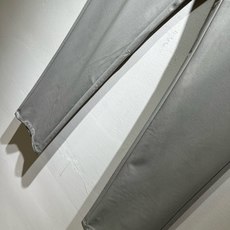 Moncl*r蒙*口 2026春夏最新的贸易订单休闲西裤!全品相!!原版logo五金辅料配件设计!定制专属弹力氨纶面料剪 Moncl*r蒙*口 2026春夏最新的贸易订单休闲西裤!全品相!!原版logo五金辅料配件设计!定制专属弹力氨纶面料剪