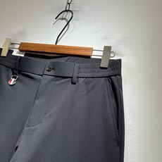 Moncl*r蒙*口 2026春夏最新的贸易订单休闲西裤!全品相!!原版logo五金辅料配件设计!定制专属弹力氨纶面料剪 Moncl*r蒙*口 2026春夏最新的贸易订单休闲西裤!全品相!!原版logo五金辅料配件设计!定制专属弹力氨纶面料剪