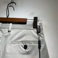 BURBER*Y巴*莉 2026春夏男士休闲西裤,男士经典基础款小直筒裤 简洁纯色百搭款五金logo辅料配合 经典内里英 BURBER*Y巴*莉 2026春夏男士休闲西裤,男士经典基础款小直筒裤 简洁纯色百搭款五金logo辅料配合 经典内里英