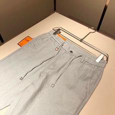 HERM*S 爱*仕 2026春夏男士高端棉麻休闲裤 海外贸易公司渠道订单 !男士休闲修身直筒休闲裤!上海恒隆店在售 HERM*S 爱*仕 2026春夏男士高端棉麻休闲裤 海外贸易公司渠道订单 !男士休闲修身直筒休闲裤!上海恒隆店在售