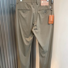 Loro Piana诺悠翩雅 2026春夏新品男士时装款高端休闲裤,香港洋行渠道货,日本原厂出品,纯血统品质,完美延续了 Loro Piana诺悠翩雅 2026春夏新品男士时装款高端休闲裤,香港洋行渠道货,日本原厂出品,纯血统品质,完美延续了