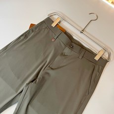 Loro Piana诺悠翩雅 2026春夏新品男士时装款高端休闲裤,香港洋行渠道货,日本原厂出品,纯血统品质,完美延续了 Loro Piana诺悠翩雅 2026春夏新品男士时装款高端休闲裤,香港洋行渠道货,日本原厂出品,纯血统品质,完美延续了
