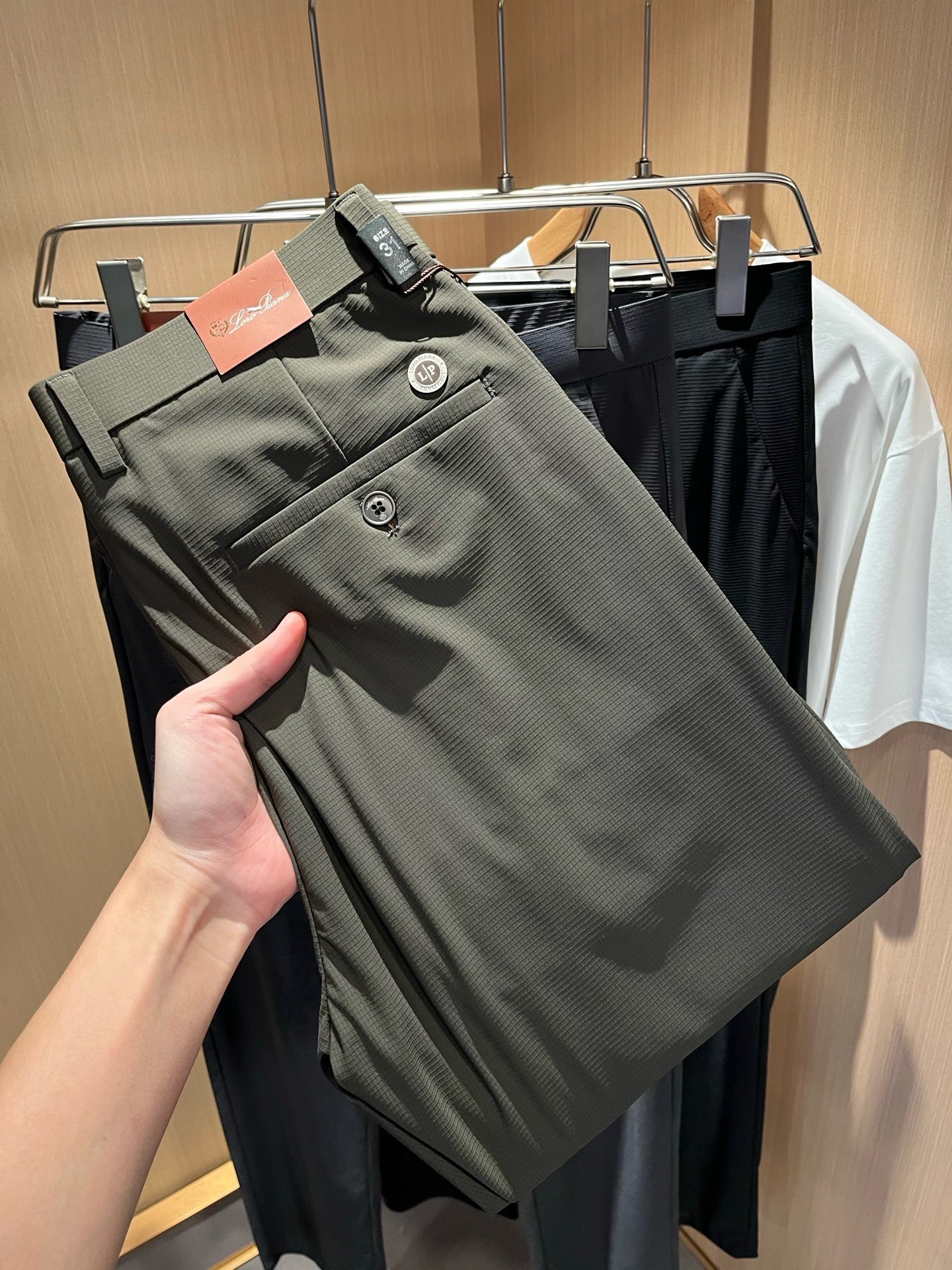 Loro Piana诺悠翩雅 2026春夏新品男士时装款高端休闲裤，香港洋行渠道货，日本原厂出品，纯血统品质，完美延续了