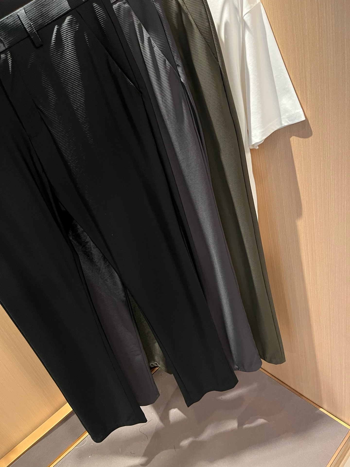 Loro Piana诺悠翩雅 2026春夏新品男士时装款高端休闲裤，香港洋行渠道货，日本原厂出品，纯血统品质，完美延续了