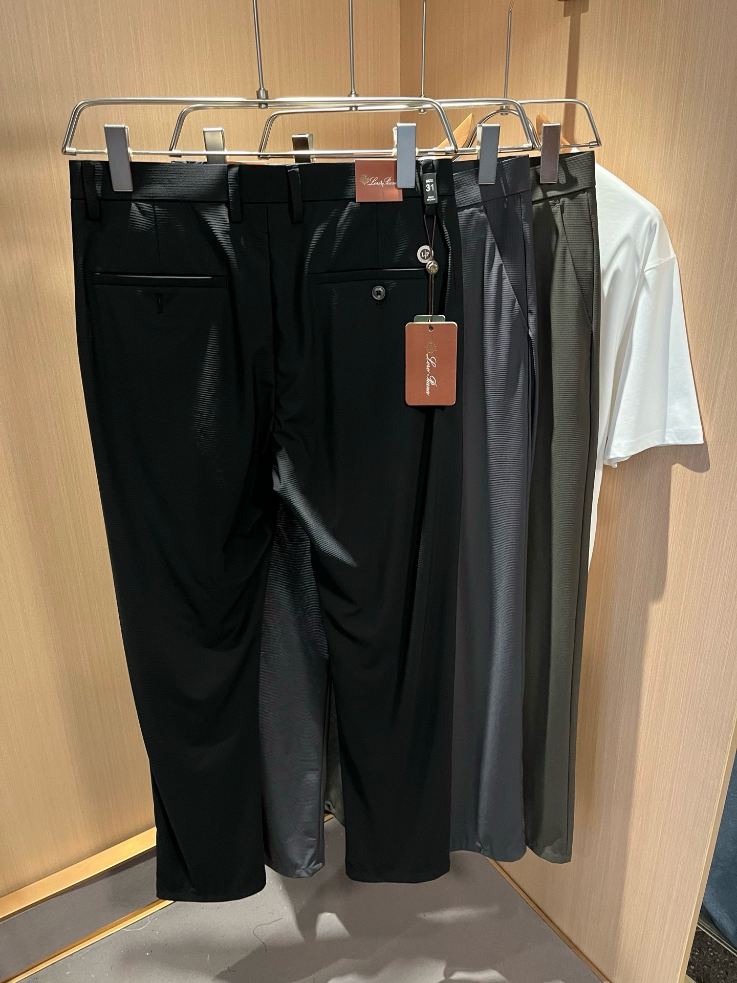 Loro Piana诺悠翩雅 2026春夏新品男士时装款高端休闲裤，香港洋行渠道货，日本原厂出品，纯血统品质，完美延续了