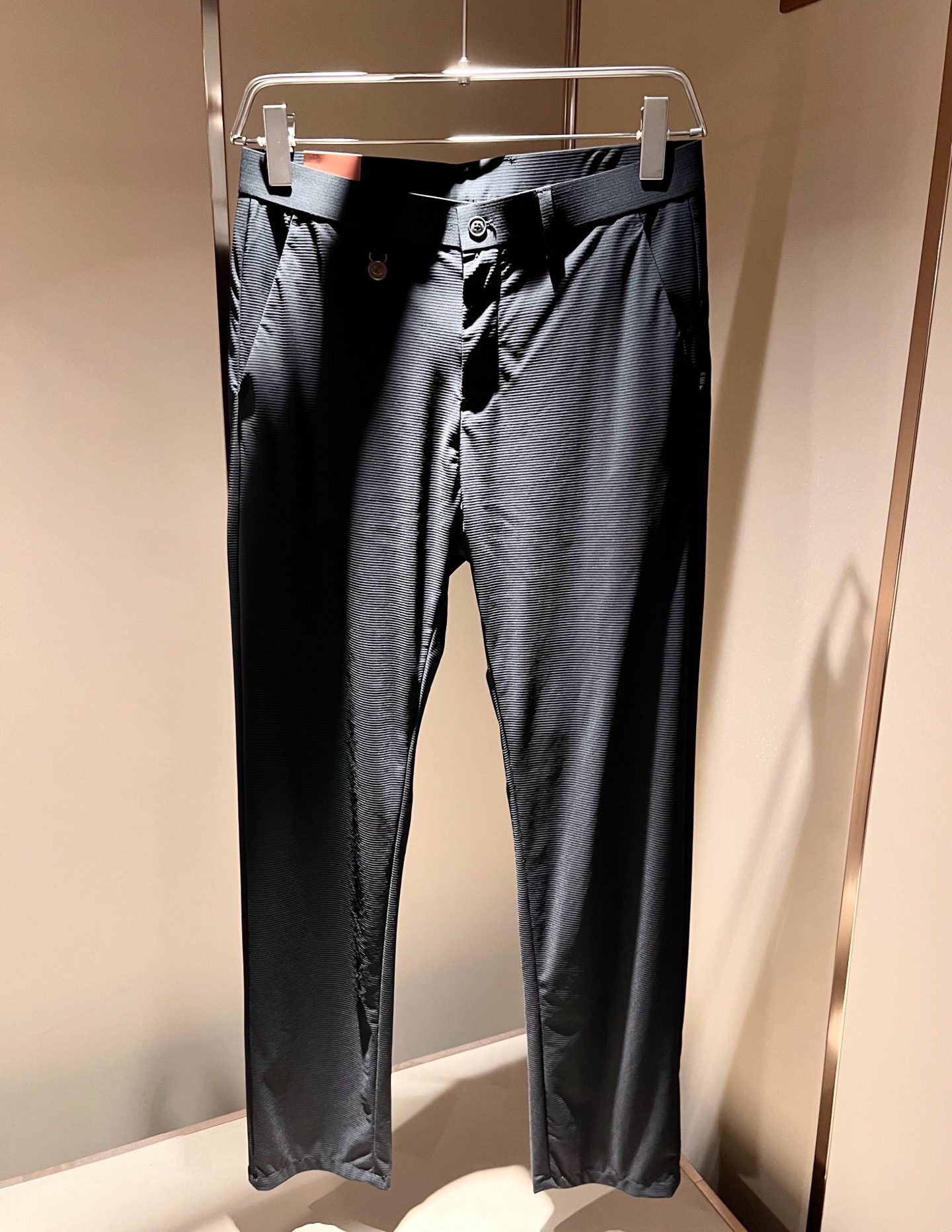 Loro Piana诺悠翩雅 2026春夏新品男士时装款高端休闲裤，香港洋行渠道货，日本原厂出品，纯血统品质，完美延续了