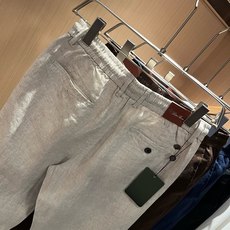 Loro Piana诺悠翩雅 2026春夏新品男士棉麻休闲裤,最新的贸易订单全品相!!网红款!上身舒适透气,不僵硬,整体 Loro Piana诺悠翩雅 2026春夏新品男士棉麻休闲裤,最新的贸易订单全品相!!网红款!上身舒适透气,不僵硬,整体