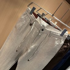 Loro Piana诺悠翩雅 2026春夏新品男士棉麻休闲裤,最新的贸易订单全品相!!网红款!上身舒适透气,不僵硬,整体 Loro Piana诺悠翩雅 2026春夏新品男士棉麻休闲裤,最新的贸易订单全品相!!网红款!上身舒适透气,不僵硬,整体