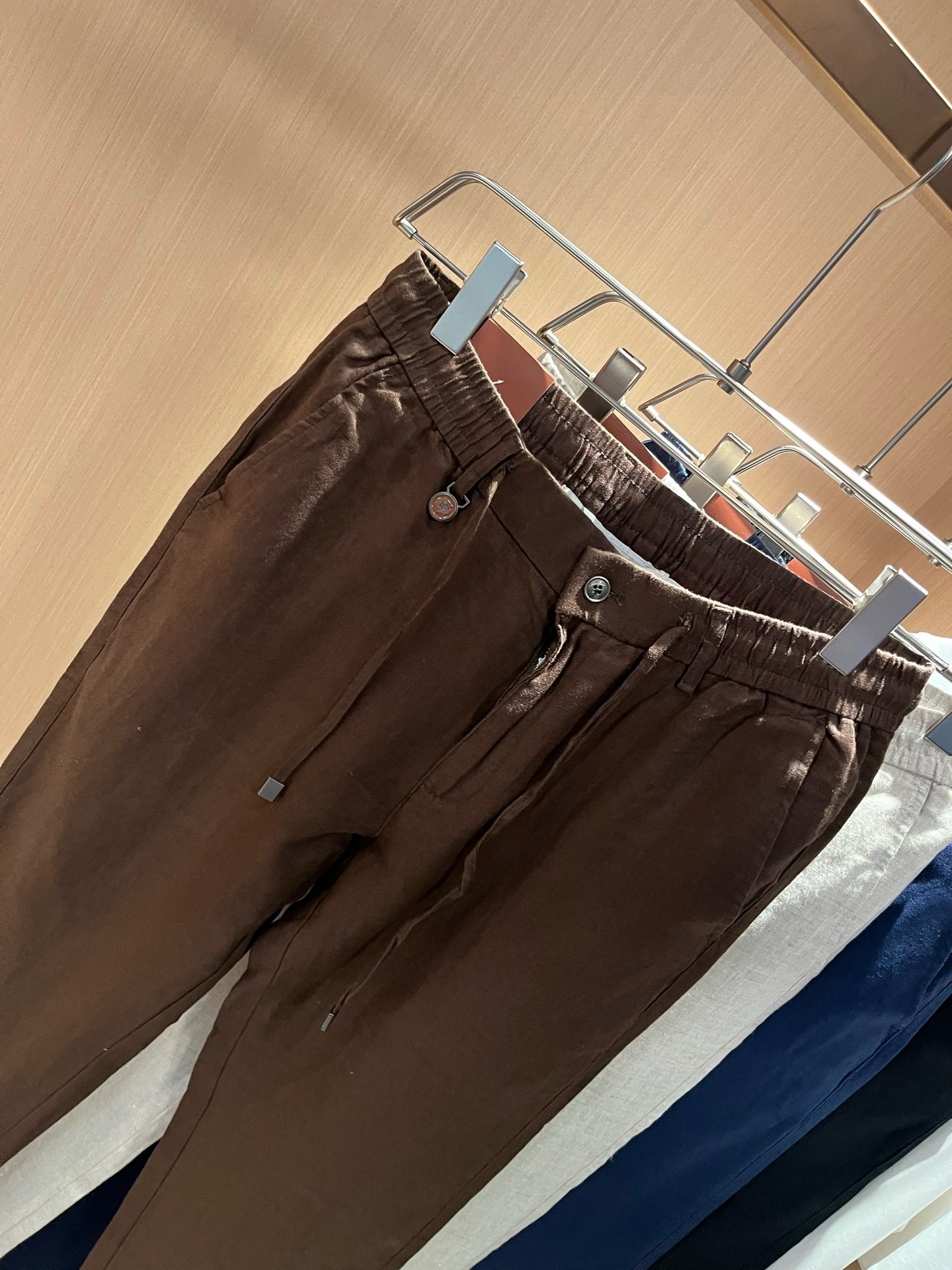 Loro Piana诺悠翩雅 2026春夏新品男士棉麻休闲裤，最新的贸易订单全品相！！网红款！上身舒适透气，不僵硬，整体